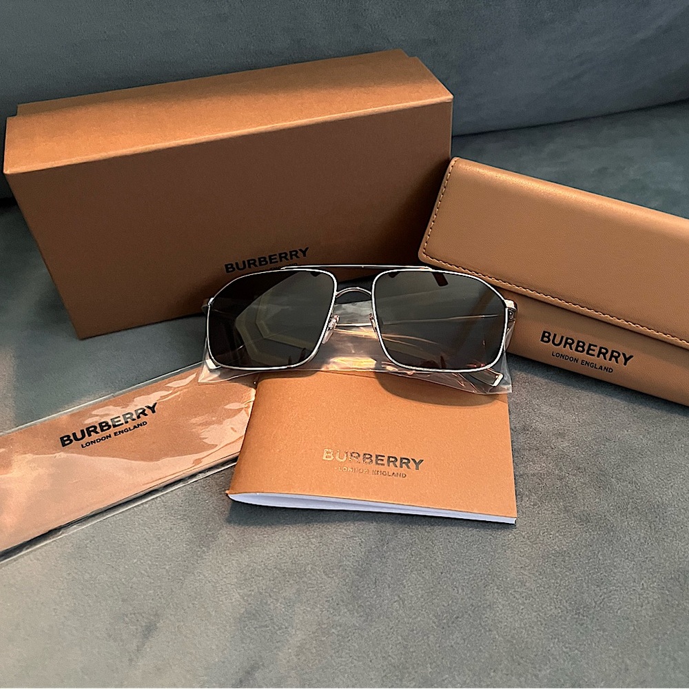 ❗️NEW BURBERRY SUNGLASSES❗️